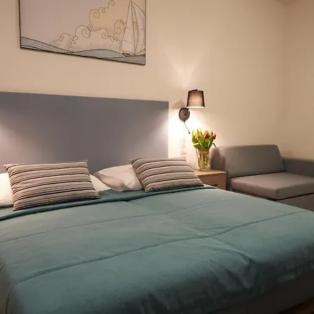 Aquamarina Onyx Marina Invest Апартаменты *