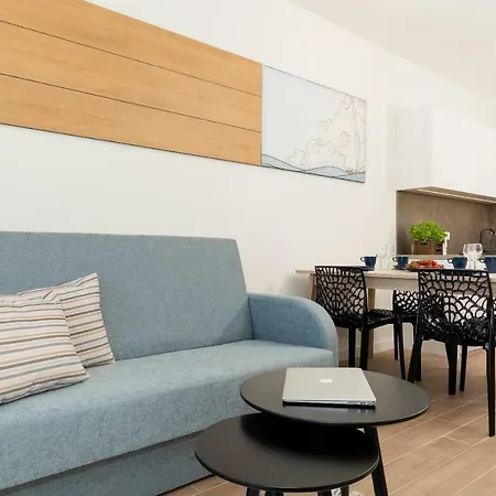 Aquamarina Onyx Marina Invest *